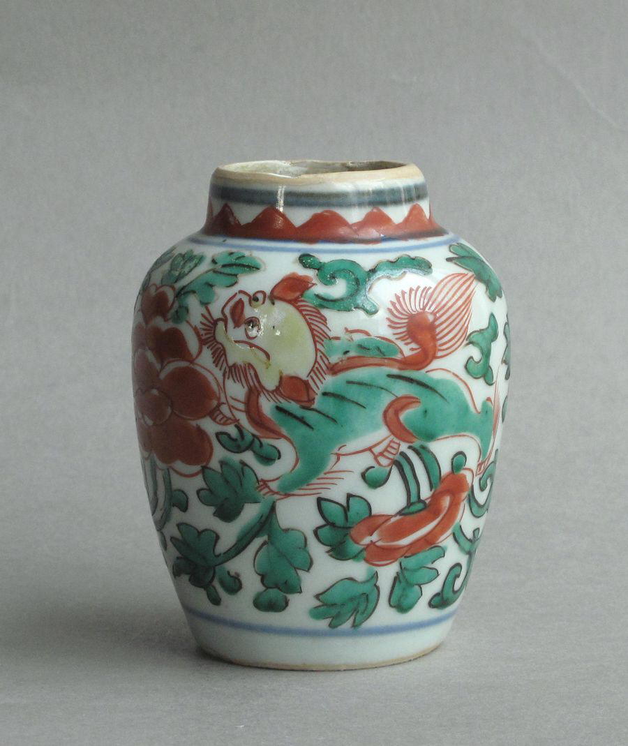 A Chinese Transitonal period wucai jar, Shunzhi or early Kangxi