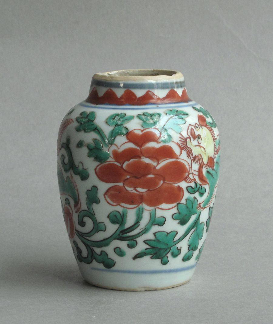 A Chinese Transitonal period wucai jar, Shunzhi or early Kangxi